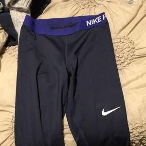 Nike pro leggings size medium